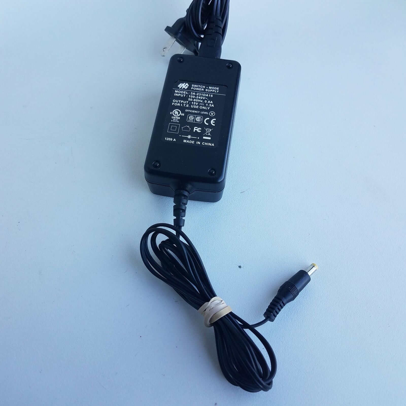 NEW ENG 3A-231DA15 Switch Mode Power Supply 15V 1.5A AC ADAPTER